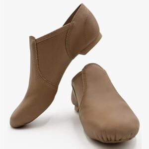 NIB Capezio Adult E Series Slip On Jazz Shoe size 4.0 color caramel